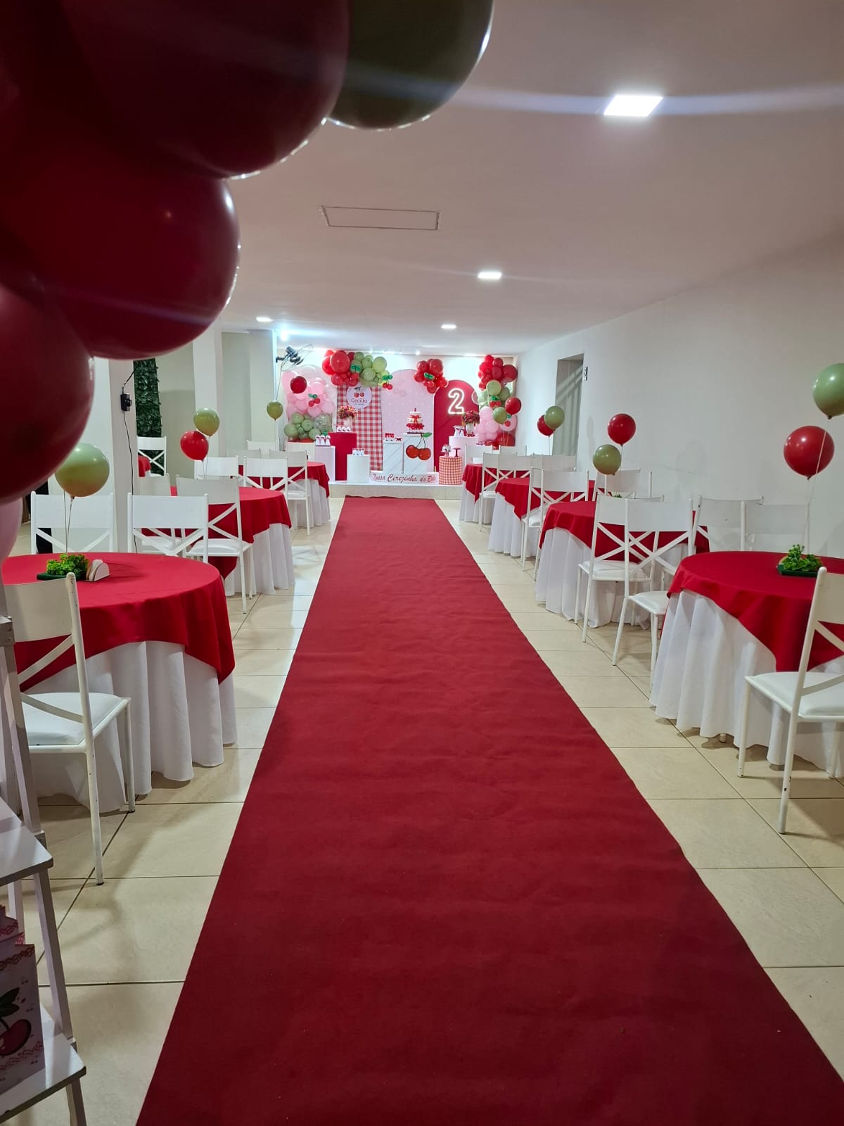 Salão preparado para a festa